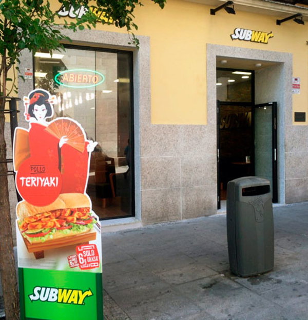 Se inaugura una nueva franquicia Subway con vistas al Palacio Real