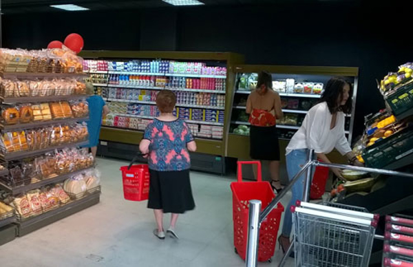 La franquicia Eroski inaugura un supermercado franquiciado en Espejo 
