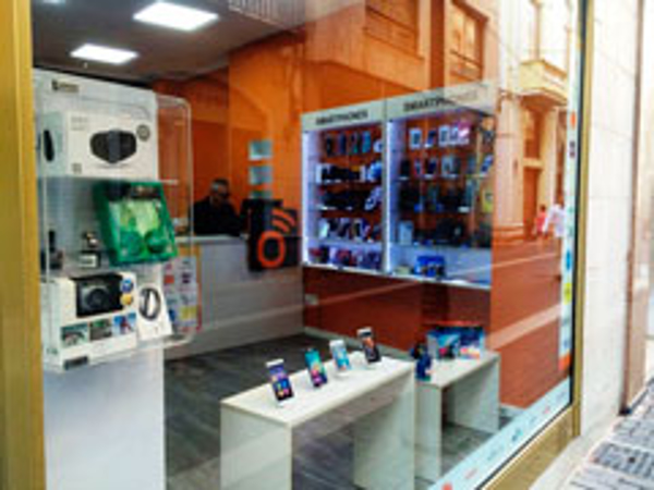 Tecnyshop inaugura el mes de septiembre con la apertura de una franquicia en Vila-Real