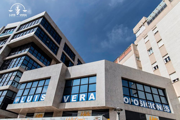 Luis Vera Oposiciones inaugura nueva franquicia en Málaga