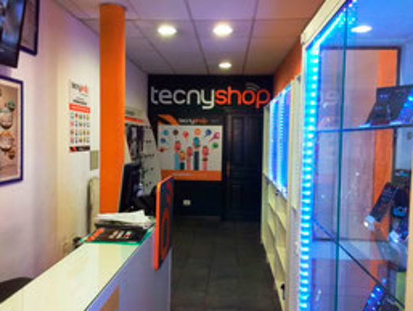 Tecnyshop Villaviciosa abre su franquicia cara al mejor mes del año