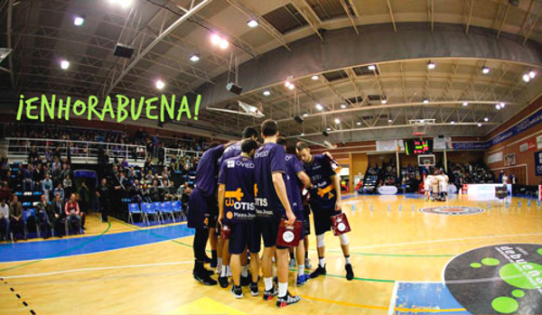 La red de franquicias Debuenatinta patrocinan al equipo de basket Unión Financiera Baloncesto Oviedo