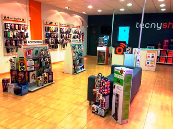 Tecnyshop arranca 2017 cn un concepto de franquicia ampliado y renovado
