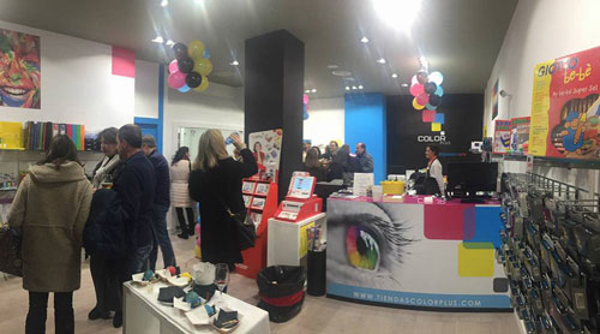 Color Plus inauguró una nueva franquicia en Bilbao