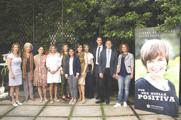 La franquicia Yves Rocher presenta en España  el premio Tierra de Mujeres impulsado por su fundación en todo el mundo