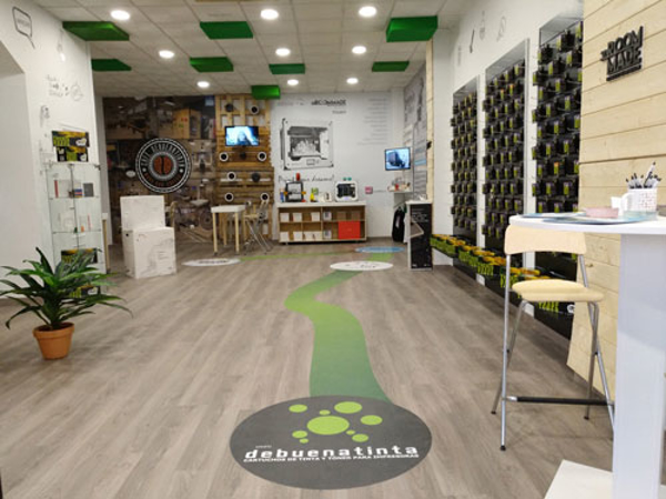 Nueva apertura de la franquicia Debuenatinta en Toledo