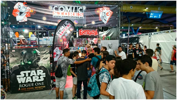 Firma de libros de Z4ever, de Kronno Zomber en el stand de la franquicia Comic Stores de Gamepolisen