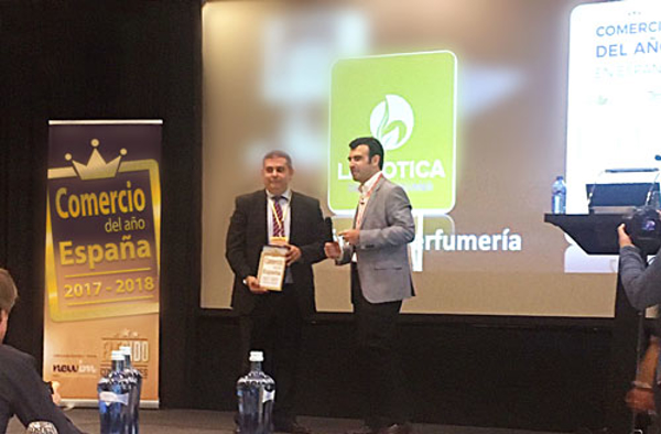 La franquicia La Botica de los Perfumes se alza con el premio al Comercio del año en España