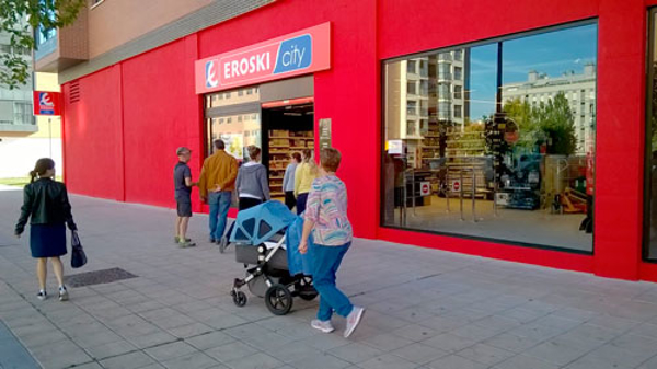 La red de franquicias Eroski inaugura un nuevo supermercado franquiciado en Vitoria-Gasteiz