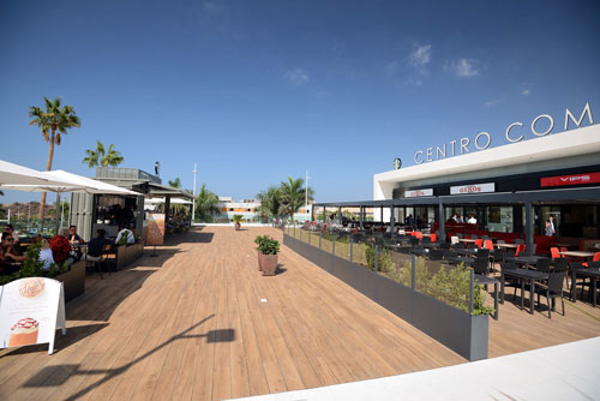 Las franquicias Ginos, VIPS Smart y Starbucks abren sus puertas en Parque Santiago 6