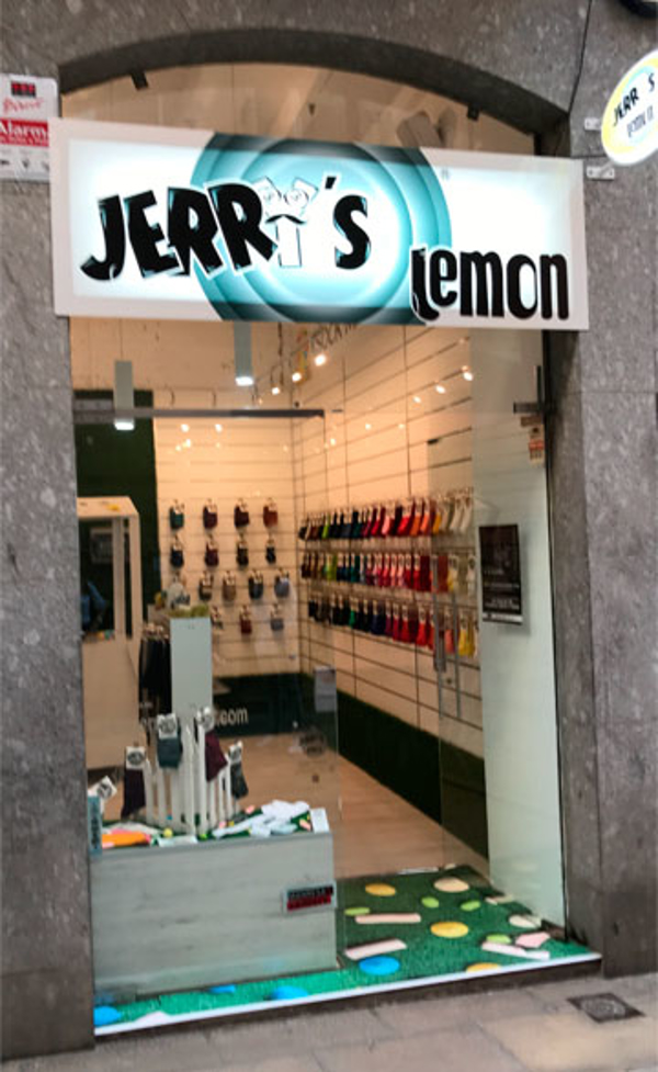 En la franquicia Jerry's Lemon, encontrarás cacetines terroríficamente buenos