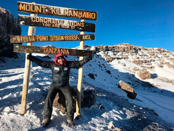 Asciende al Kilimanjaro un agente de la franquicia Remax, en la segunda edición de Cumbre Solidaria a favor de Aldeas Infantiles SOS España