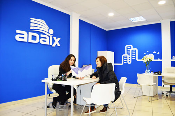 Primer aniversario de la franquicia inmobiliaria Adaix Mora