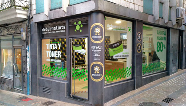 Nueva tienda asociada de la franquicia Debuenatinta en Plasencia
