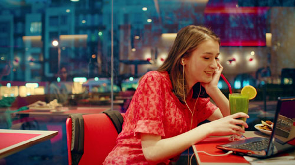 Las franquicias VIPS te invitan a entrar “hasta la cocina” en su nuevo spot “Al momento y a tu gusto”