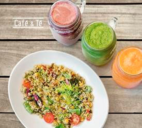 Con las franquicias Café & Té da gusto cuidarse: Ensaladas y smoothies par a recibir el buen tiempo