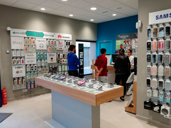 Phone House inaugura su primera franquicia en Barbate