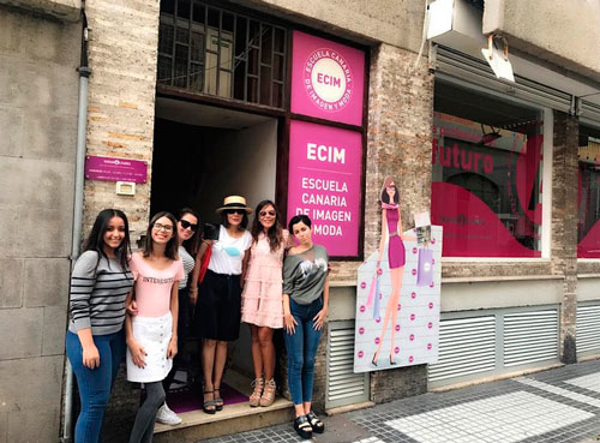 Susana Álvarez, fundadora de la cadena de franquicias EEIM, galardonada con la Medalla de Oro al Mérito en el Trabajo