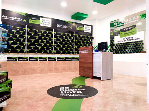Debuenatinta presenta su nueva franquicia en Culleredo