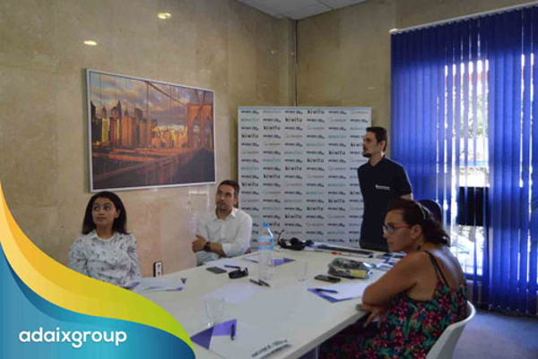 Nuestros profesionales inmobiliarios reciben su primera formación en las oficinas de la franquicia Adaix Expansión