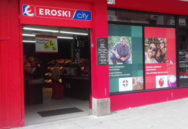 La franquicia Eroski inaugura un supermercado franquiciado en la localidad Vizcaína de Ondarroa
