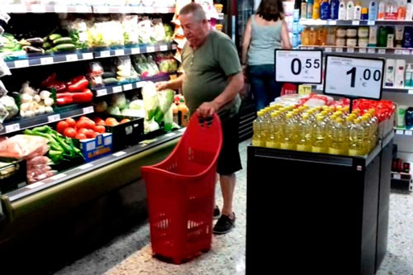 Eroski inaugura una nueva franquicia en la localidad gaditana de Conil