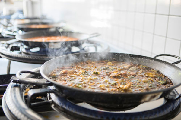 Nace la primera franquicia de paellas a domicilio: Carlos Arroces