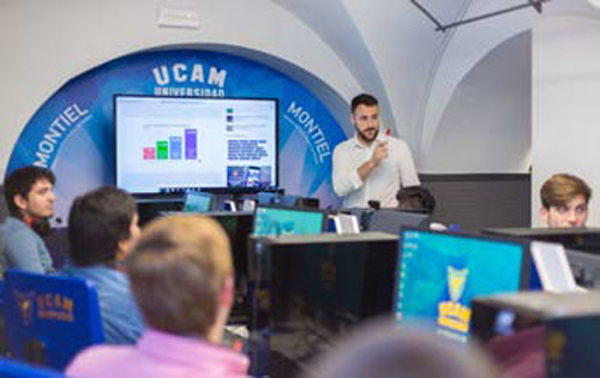 La red de franquicias PCBOX beca a 8 jóvenes participantes en el curso "Gestión y Dirección en eSports" de la UCAM