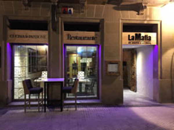 La Mafia se sienta a la mesa amplia en Gerona su franquicia gastronómica en un nuevo restaurante