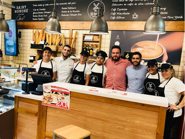 Inauguración de la franquicia El Molí Pan y Café Ávila