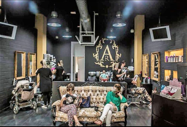 Las franquicias de peluquerías “AR Peluquerías de Angela Romero”  crecen un 30% al año