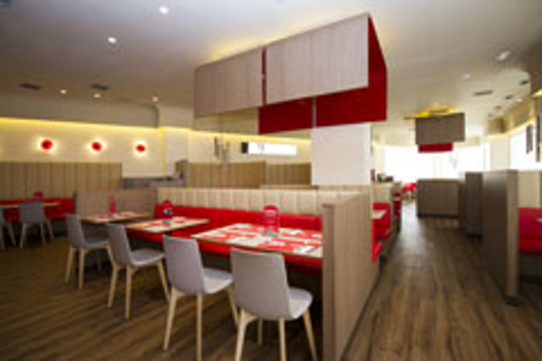 VIPS y Starbucks abren sus puertas en el Centro Comercial Torre Sevilla
