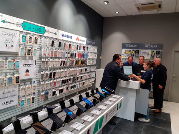 PhoneHouse inaugura su primera franquicia en Quart de Poblet