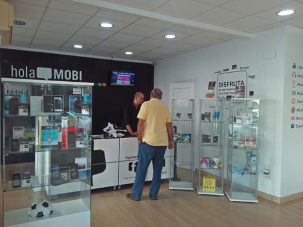 La red de franquicias holaMOBI telefonía global se convierte en la cadena con mayor red de cobertura de fibra óptica