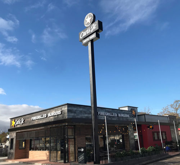 Beer&Food inaugura el primer free standing de la franquicia Carl’s Jr. en España