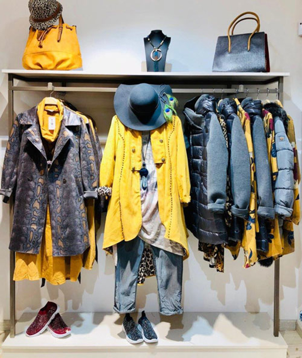 La franquicia de moda KOKER basa su estrategia de venta en el oído y el olfato