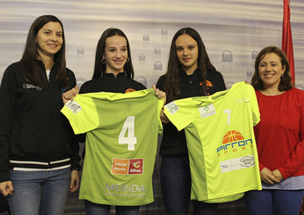 La franquicia La Botica de los Perfumes, patrocina a Formación Deportiva Mérida en el Campeonato de España de voleibol femenino