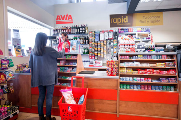 Eroski inaugura un nuevo supermercado franquiciado con la franquicia Rapid en la gasolinera Avia de Pamplona