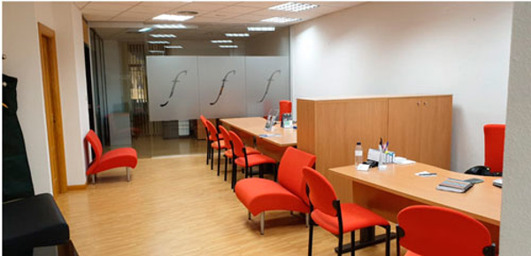 La red de franquicias Sixty Home renueva sus oficinas centrales en Huesca