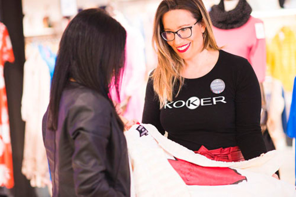 Personal shopper como dependientas, asesoramiento en moda de mujer a mujer en las franquicias Koker