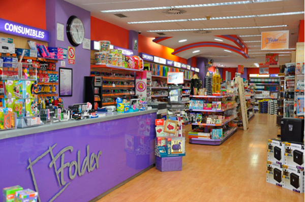 La franquicia española de papelerías Folder inaugura su tercer establecimiento en el centro de Bucarest 