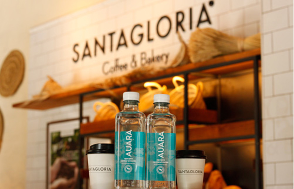 Franquicia Santagloria colaborará con Auara para promover el acceso a agua potable en países en vías de desarrollo