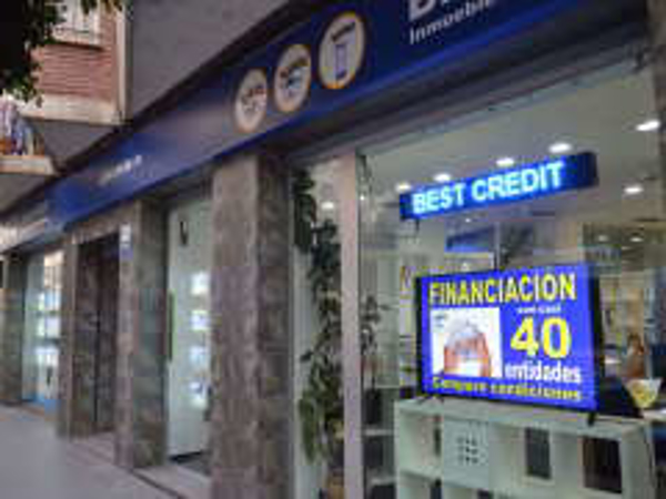 Riesgo de capital privado con intereses de mercado bancario en franquicia Best Credit