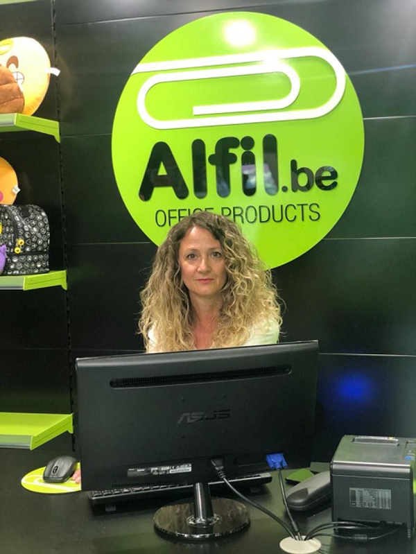 Alfil.be imparables con aperturas de franquicias.