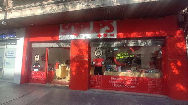 La cadena de franquicias de outlets urbanos Sqrups! inaugura  en Granadauna nueva tienda post COVID-19