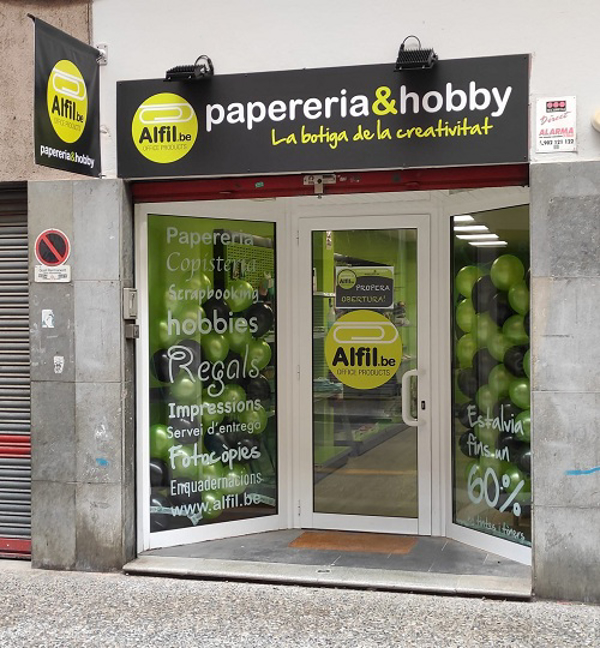 Inauguración nueva tienda de la franquicia Alfil.be en Girona.
