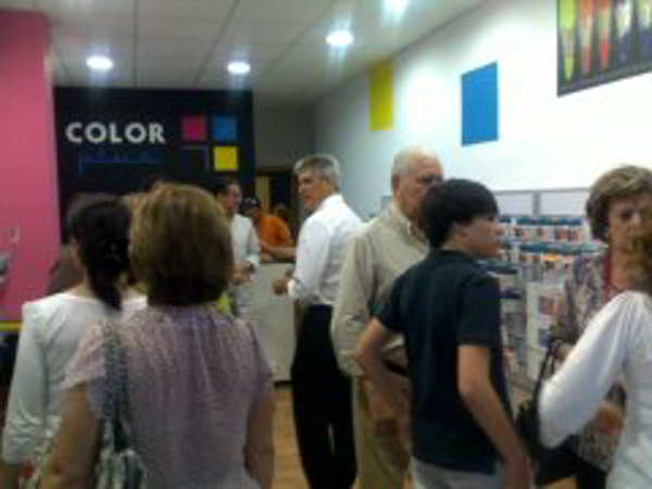 Inauguración de una nueva franquicia Color Plus en Cáceres.