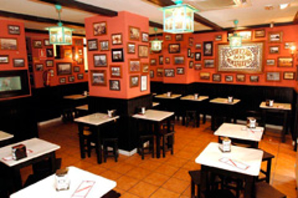 Segovia estrena una nueva franquicia 100 Montaditos  